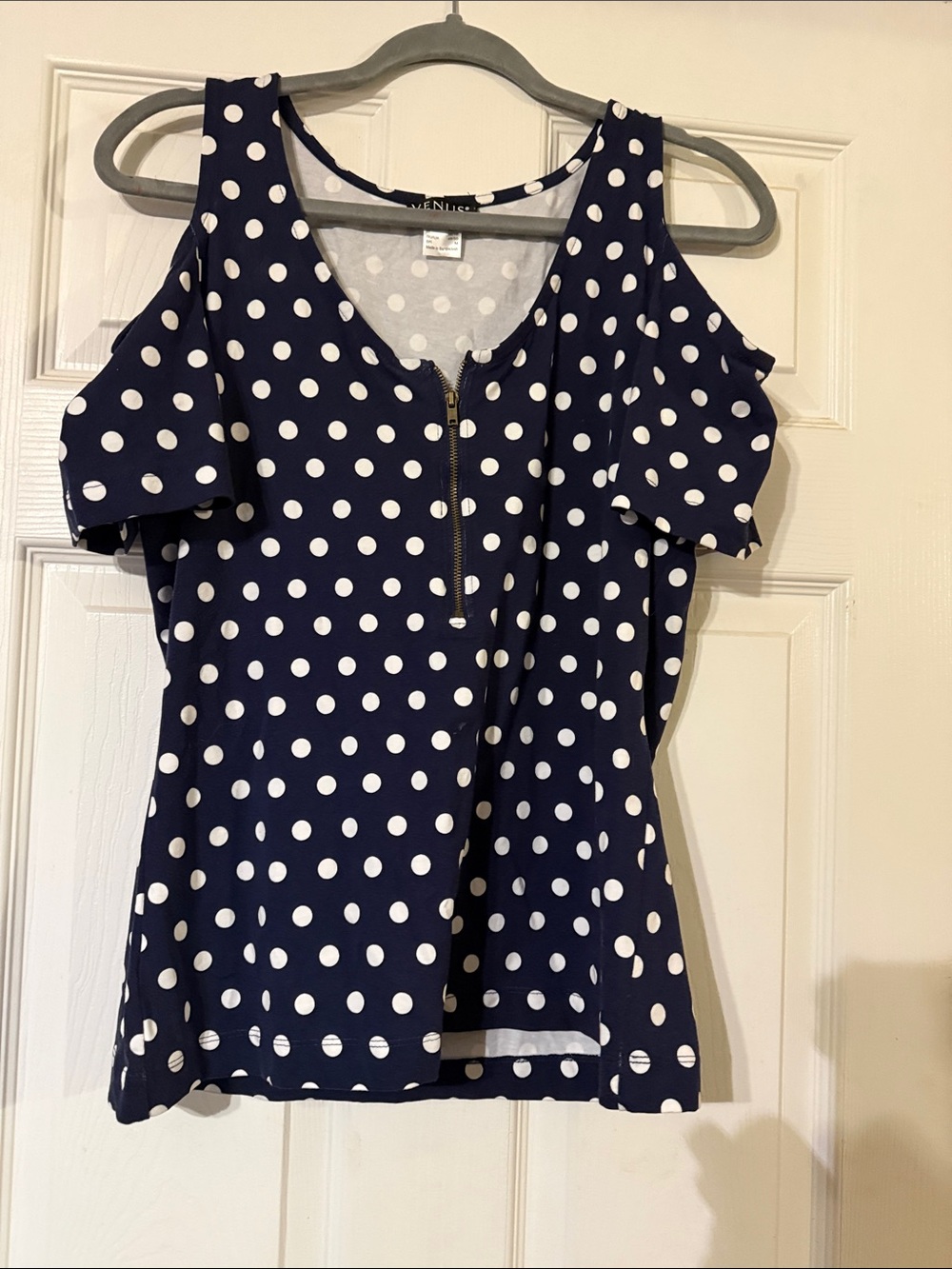 NWOT VENUS Navy & White Polka Dot Cold-Shoulder Tank with Zip